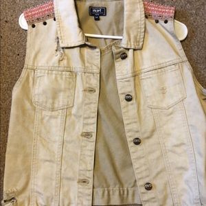 Buckle women’s vest